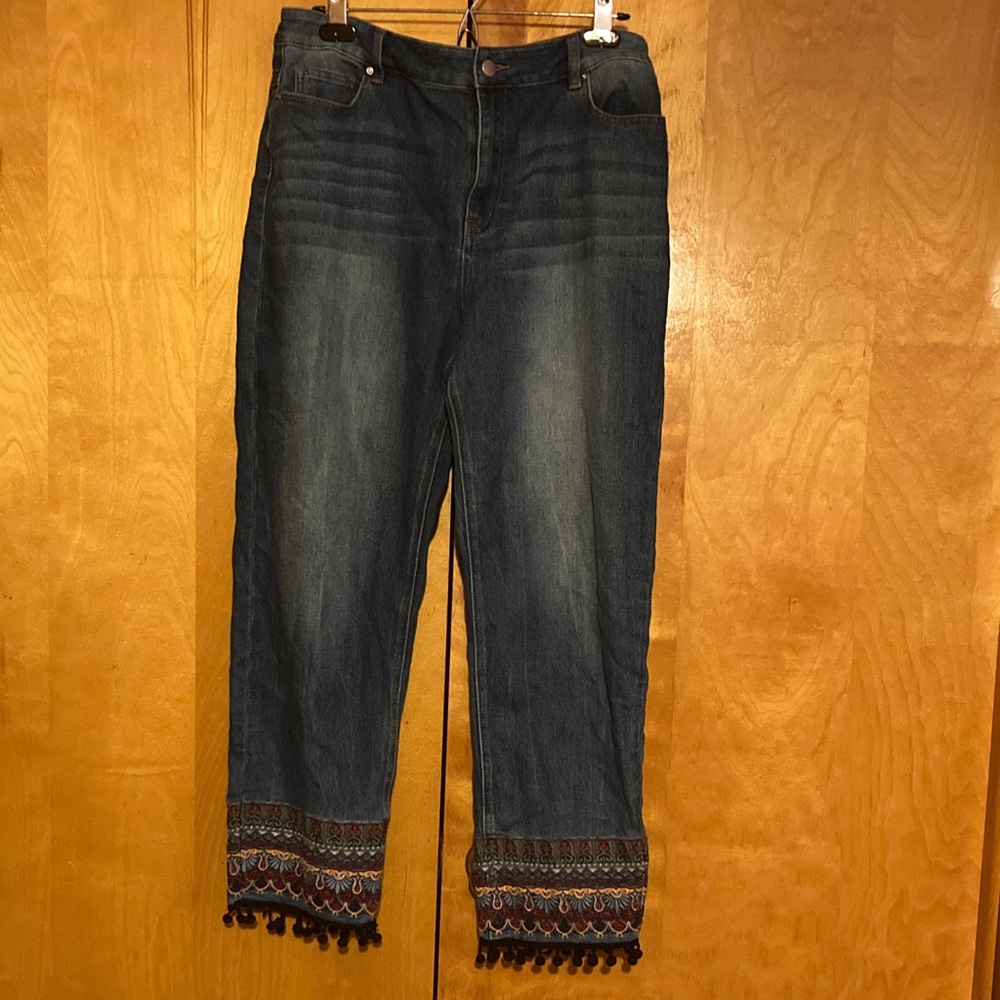 The Pyramid Collection Large Embroidered Cropped Jeans